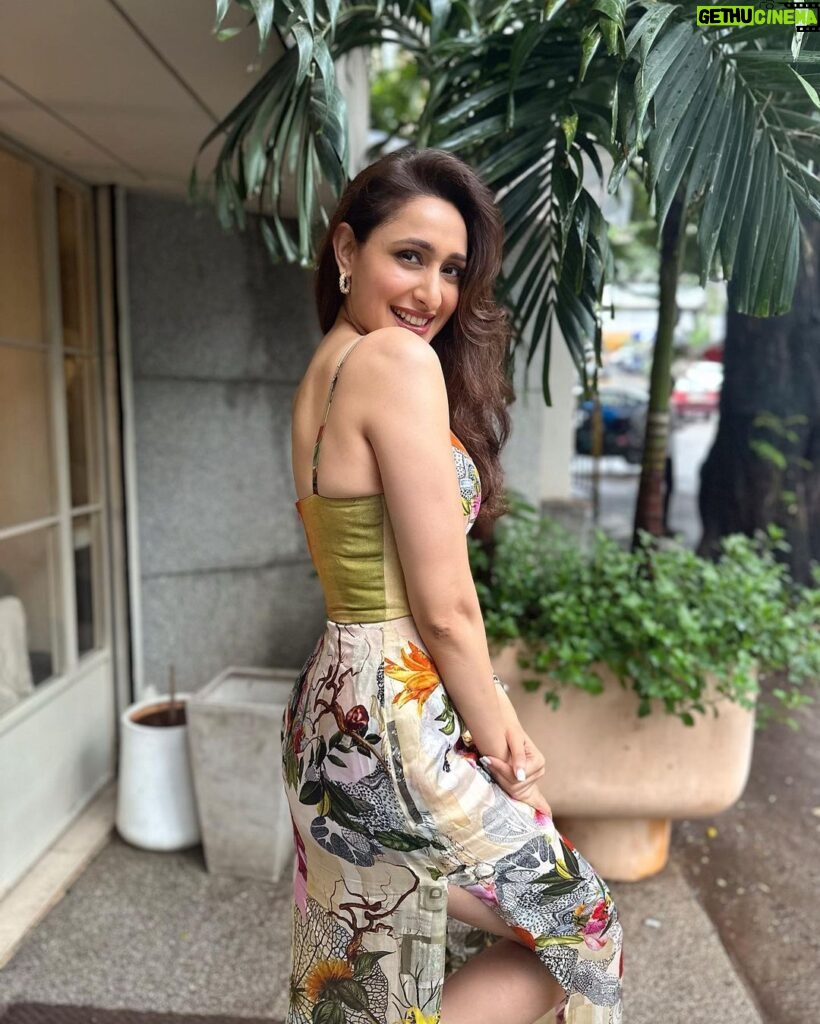 Pragya Jaiswal Instagram - Those 5 minutes when the sun comes out these days ⛅️🌺🧡