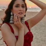 Pragya Jaiswal Instagram – Haldi with a touch of the sun 🌺🌅
#AbDonoBhagnani #SundownerHaldi 

Outfit @mishruofficial
Earrings @amamajewels
Rings @karishma.joolry
 
Styled by @anshikaav
Assisted by @bhatia_tanisha
Shot by @kadamajay