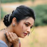 Prajakta Mali Instagram - Some lasts from the album @prajaktarajsaaj ♥️ . Wearing १- #वज्रटिक #पुरणपाटली #नागोत्र २- #तांदळ्या #नथ #कुडी ३- #दुपदरीमोहनमाळ ४- गजरीपैंजण #म्हाळसा #prajaktaraj #prajakttamali . www.prajaktaraj.in @♥️