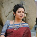 Prajakta Mali Instagram – रास रचैया, वृंदावन के गोकुलके वासी..।
राधा तुमरी दासी, दर्शन को है प्यासी..। 
.
मनमोहना…। 

From #जोधाअकबर @♥️
.
Wearing #म्हाळसा collection of @prajaktarajsaaj 
#नथ #मोरकाटा #कुडी #एकदाणी #पैलूपाटली 
.
www.prajaktaraj.com 
.
#prajaktaraj #prajakttamali @🦚
