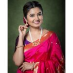 Prajakta Mali Instagram – प्रथेप्रमाणे भेटूया उद्या सकाळी ११ वाजता. 
.
घेऊन येतोय नवा अलंकार.
#hint #म्हाळसा 
.
Wearing newly launched “तन्मणी – झुबे” combo 🎯. 
#तन्मणी #झुबे #कोयरीतोडे 
@prajaktarajsaaj 
.
www.prajaktaraj.in