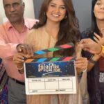 Prajakta Mali Instagram - On to the next… ह्या वर्षातील पुढील चित्रपटास प्रारंभ; काल पुण्यात मुहूर्त पार पडला.. 😌 . 2024, I am glad; you are keeping me very busy. (Writing this from #kolhapur.😅)And I am loving it..♥️ . #nextfilm #भिशीमित्रमंडळ #actor #film #prajakttamali @🥰 @sumit_sanghamitra @amol_kagne_official