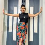 Prajakta Mali Instagram - Ohhh yeah #hipsdontlie ♥️ . #revisiting #old #favourite #songs @♥️ . Top by @zara Skirt by @mango Hair by @sonali20_official Makeup by @beautysecrete_by_saisawant