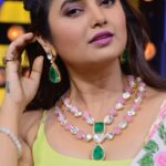 Prajakta Mali Instagram - Ohhh yeah I love this song ♥️. . #love #song #prajakttamali @♥️ . Jewellery by - @sorayaajewels_ Styled by - @shalmalee_t Makeup by - @girish_shinde87 Hair by - @sonali20_official Clicked by - @vikshilp9910