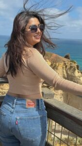 Prajakta Mali Instagram - उफ़्फ़ यह गहराइयाँ …। . Long drive from Melbourne to Adelaide by Great Ocean Road. . 12 Apostles And London bridge . #sea #scenery #roadtravel #australia #tour #prajakttamali @♥️