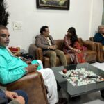 Prajakta Mali Instagram - About 3 days ago… #latepost . साई भंडारा - विरार.. . Glad, I got the opportunity to have great conversation with @govinda_herono1, Bhai, Appa Thakur, @uttungthakur and Thakur family. . #gratitude #prajakttamali @😇