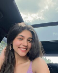 Pranali Rathod Instagram - 🌥️🎧