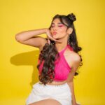 Pranali Rathod Instagram - Trying to adult, but my candy stash keeps giving me a reality check🍭 Styled by @darshimehtaa Outfit @nineboxrv Jewellery- @itahdnura Mua- @makeup_by_nainaa @rubinadaniel1 📷- @kakali_das_photography