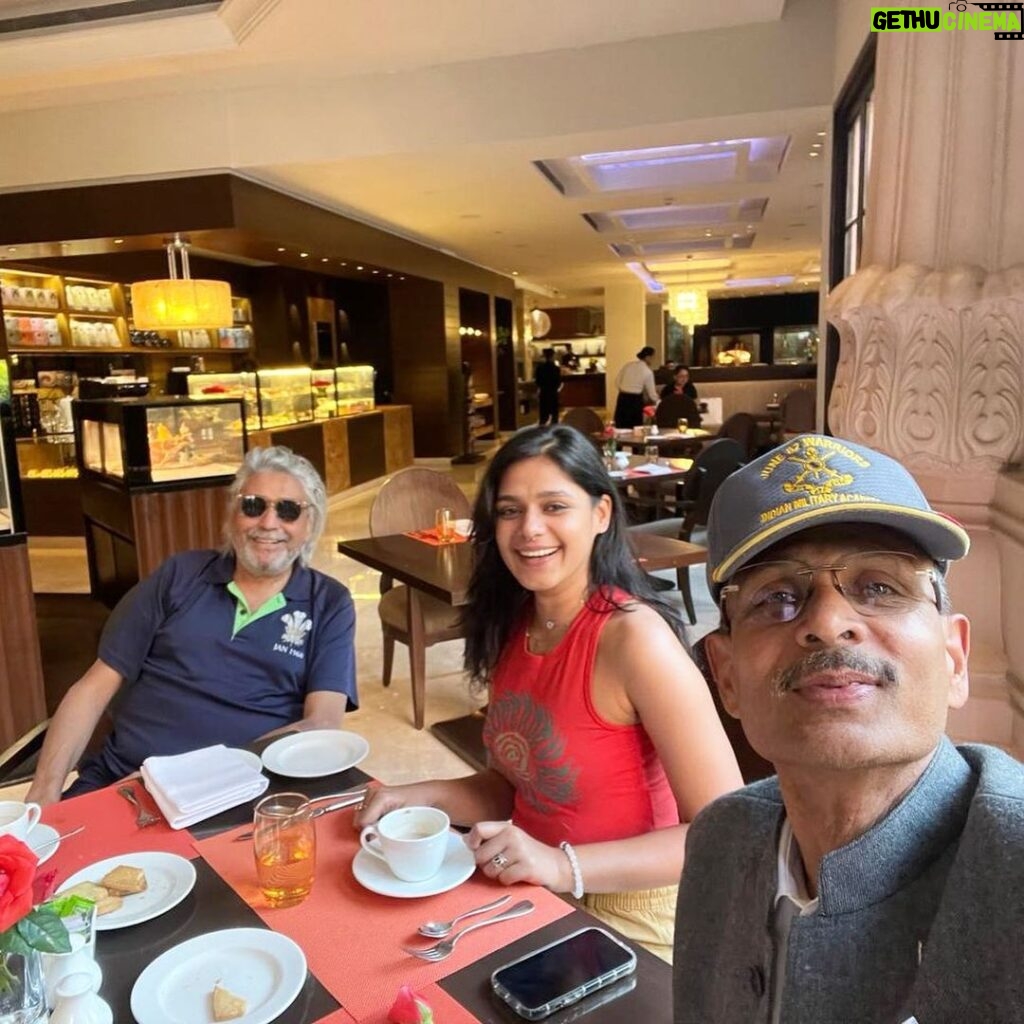 Pranati Rai Prakash Instagram - Good child times with papa! 😇🫡 It’s become like a reset mechanism, to meet my dad, brother too as and when I can and they help me get back to my best self with all their love and compassion. Bangalore, India