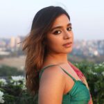 Pranati Rai Prakash Instagram - Aankhein kabhi sundar, kabhi bas gehri hoti hain, zindagi se aamna saamna jo kiya hai Khud ke khayaalon se roz ladna aur bachna aasaan lagta hai kya? Captured by @girish_rajput_photography ✨