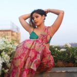 Pranati Rai Prakash Instagram - Aankhein kabhi sundar, kabhi bas gehri hoti hain, zindagi se aamna saamna jo kiya hai Khud ke khayaalon se roz ladna aur bachna aasaan lagta hai kya? Captured by @girish_rajput_photography ✨
