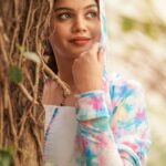 Pranika Dhakshu Instagram – பொட்டு வைத்த ஒரு வட்டநிலா …!!!! 🌙🌼🍃

Artist – @pranikadhakshu
Costumes – @ival.amali 
Photographer – @camerasenthil 
Makeup – @anjusartistry 
Shoot Organized by @rrajeshananda 

.
.
#pranikadhakshu #zara #idhayam #pottuvaithaoruvattanila #trending #onesidedlove