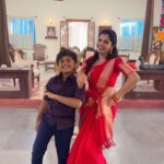Pranika Dhakshu Instagram – Again with my cutie pie @thiyan_jackie_ 🫂
.
.
#pranikadhakshu #sneha #oldsongs #trendingreels #zeetamil #sandhyaragam Chennai, India
