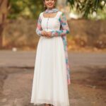 Pranika Dhakshu Instagram - 🤍🍃🤍 Artist - @pranikadhakshu Costumes - @ival.amali Photographer - @camerasenthil Makeup - @anjusartistry Shoot Organized by @rrajeshananda #pranikadhakshu #zara
