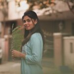 Pranika Dhakshu Instagram - Manithar Unarndhukolla Ithu Manitha Kaadhal Alla Adhaiyum Thaandi Punithaamaanathu 💙 Pc : @thinkstudiosindia . . #pranikadhakshu #hiskanmani #kamal #guna #manjummelboys #addicted #kanmanisong Chennai, India
