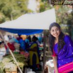Pranika Dhakshu Instagram – அம்மாச்சி சேலையில் ஒரு மயிலாப்பூர் மாமி…!!!!

Wearing my Ammachi saree for today..!!!

Today is a special day and i wore my grandmother’s saree . one of the few that i selected from her Alammari..!!!!

I feel like a “CHAMATHU PONNU” in #Ammachisaree

Draping a vintage single side border purple & pink border Kanchivaram silk saree…!!!

As I stepped out,  Enga Veetu  Mahalakshmi, Annapoorani (My AMMACHI) said , 

 “MAHALAKSHMI MATHIRI IRUKKA Dii “

With so much excitement and sparkle in her eyes..!!!

ஒவ்வொரு சேலையும் ஒரு கதை சொல்லும்…நானும் கதை சொல்கிறேன் எங்கள் வீட்டு கதை சொல்லியாய்….!!!

பாதி கிழிந்த இதழை  ஒவ்வொரு பக்கமாய்ப் புரட்டி அ ,ஆ , இ எனச் சொல்லும் அம்மாச்சியின் சிறு குழந்தையாய்  நான்!!!

ஒரு சொல் கவிதைக்கு அவள் ஏகப் பொருத்தம் !!!

அவள் முகவரி தான் எங்கள் முகவரி என்ற அடையாளமே போதுமானதாக இருக்கும் அவள் அறிமுகத்திற்கு..!!!

கூப்பிடு தூரமென்றாலும் கோடை விடுமுறைக்கு மட்டும்தான் அம்மாச்சி வீட்டுக்கு..!!!

கொஞ்சம் அன்புக்காக எனது சிறு புன்னகைக்காக ஜீவனுக்குள் பாசத்தின் ஜென்மத்தைப் பதுக்கியவள் அவள்..!!!

அவள் எங்க வீட்டு அன்னபூரணி !!!

எனக்குத் தெரிந்து அம்மாச்சியின் நெடும் பயண தூரமே வாசலுக்கும் சமையலறைக்கும் இடைப்பட்ட தூரம் தான்..!!!

எங்களுக்கு என்ன பிடிக்கும் என்பதை யோசித்தே , சமையல் கட்டிலேயே மங்கிப் போகும் அவளது மாலைப் பொழுதுகள் இன்று வரை…!!!

இந்த உலகின் ஆகச்சிறந்த அன்னபூரணி அவள் !!! 
விளையாட்டாக , சாப்பிடும் போது வயிறு நிறையவில்லை என்பதை ,

“இன்னும் பொட்டிக்கூடை வரவில்லை” என்று!!! அன்பாக ❤️

அஞ்சறைப் பெட்டியிலும்  எங்கள் அன்பில் மட்டும் கரைந்து போவாள்!!
கடுகு டப்பாவில் வைத்திருக்கும் சில்லறை காசு தான் எங்கள் வீட்டு பெரும் கடனை கூட சாதாரணமாக்கியது!!!

வழியைத் தொலைத்தவளாய் நின்ற போது , “ வாழ ஆயிரம் வழி இருக்குடா” என்று வாழ்வியல் நம்பிக்கை விதை ஊன்றியவள்..!!!

புடவையில் அவள் வாசனை உணர்கிறேன்…!!!
அடுத்த பிறவி இருந்தால் என் தாயோடு நானும் சேயாய் பிறப்பேன்!!!

வானமும் பூமியும் அளந்திடாத பாசக்காரி அவள்!!!

Luv u AMMACHI ❤️✨

#pranikadhakshu #ammachi #saree #traditional #kanchipuramsaree #grandmothersaree #grandmasaree