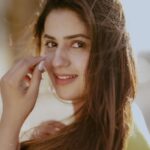 Pranjal Dahiya Instagram - Live for the beauty of our own reality🫰🏻❤️ . . 📸 @rohitchawla_official . #kaleshichori #gulabiqueen #pranjaldahiya