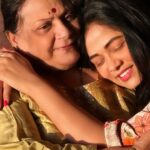 Prarthana Behere Instagram – Aai baba ❤️❤️….