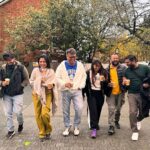 Prarthana Behere Instagram – आपली मैत्री सुरू झाली ती फोटो साठी उधार घेतलेल्या तुझ्या trolley bag पासून का मग.. London मधे तू पाजलेल्या पहिल्या black-coffee पासून…
छे.. छे.. आपली मैत्री सुरू झाली ती, “तू” दिग्दर्शन करत असलेल्या आणि संजू दादाने dop म्हणून काम केलेल्या “reels” 📸 पासून .
ज्यात मी, शिवानी सुर्वे, संजय नार्वेकर सर, अभिनय बेर्डे , संजू दादा अश्या कलाकारांनी career ला जरासं statue देऊन, आयुष्यातला खरा आनंद शोधला. 🤩🤩🤩
आपल्या सगळ्यांना बांधून ठेवणारा “मैत्रीचा धागा” एखाद्या “दोऱ्याच्या रिळ” मधे नसून “instaच्या रील” मधे आहे हा शोध तुझाच.
(wow मला काय वाक्य सुचलंय बघ! आत्ता सोबत असतीस तर म्हणाली असतीस ह्यावर काहीतरी reel करू यार)
तुझ्या बाबतीत मला एका गोष्टीचं कायम कौतुक वाटतं तू किती “सोपं” करुन घेतलं आहेस स्वतःला यार.
मित्र सोबत असताना मज्जा करणाऱ्या आणि जेव्हा फक्त स्वतः सोबत असतेस तेंव्हां जरा जास्त मज्जा करणाऱ्या मैत्रीणे तुला happy birthday आणि खूप प्रेम ❤️
@teamkushalbadrikeofficial