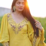 Prarthana Behere Instagram – 🧡💛🧡💛🧡♾️
.
Stylist:- @style_by_pradnyaaaaa__
.
PR:-@digitallydiksha
.
Outfit by:-@nitikakanodiagupta
Jewellery: @monali.gulhane