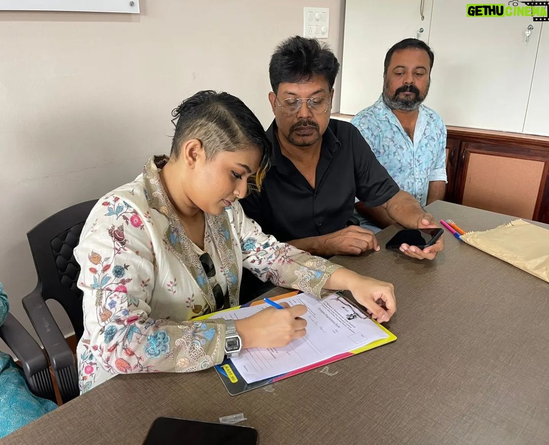 Prayaga Martin Instagram - Actor Prayaga Martin registers as the first delegate of the 5th Women's International Film Festival, Kochi! ♥️⚡ #WIFF #WIFF24 #WIFFKochi #WIFF2024 #WomensInternationalFilmFestival #FilmFestival #Kochi Kochi, India