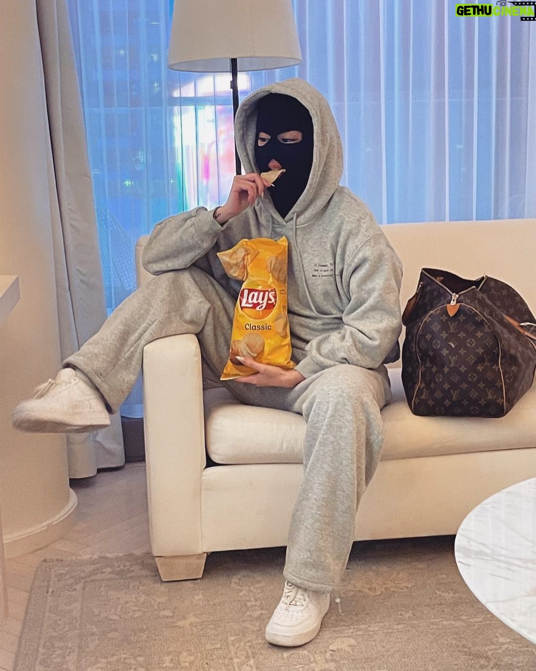 Preechaya Pongthananikorn Instagram - Classics chips evrrrrrr 🤘🏻🍪 The Times Square EDITION