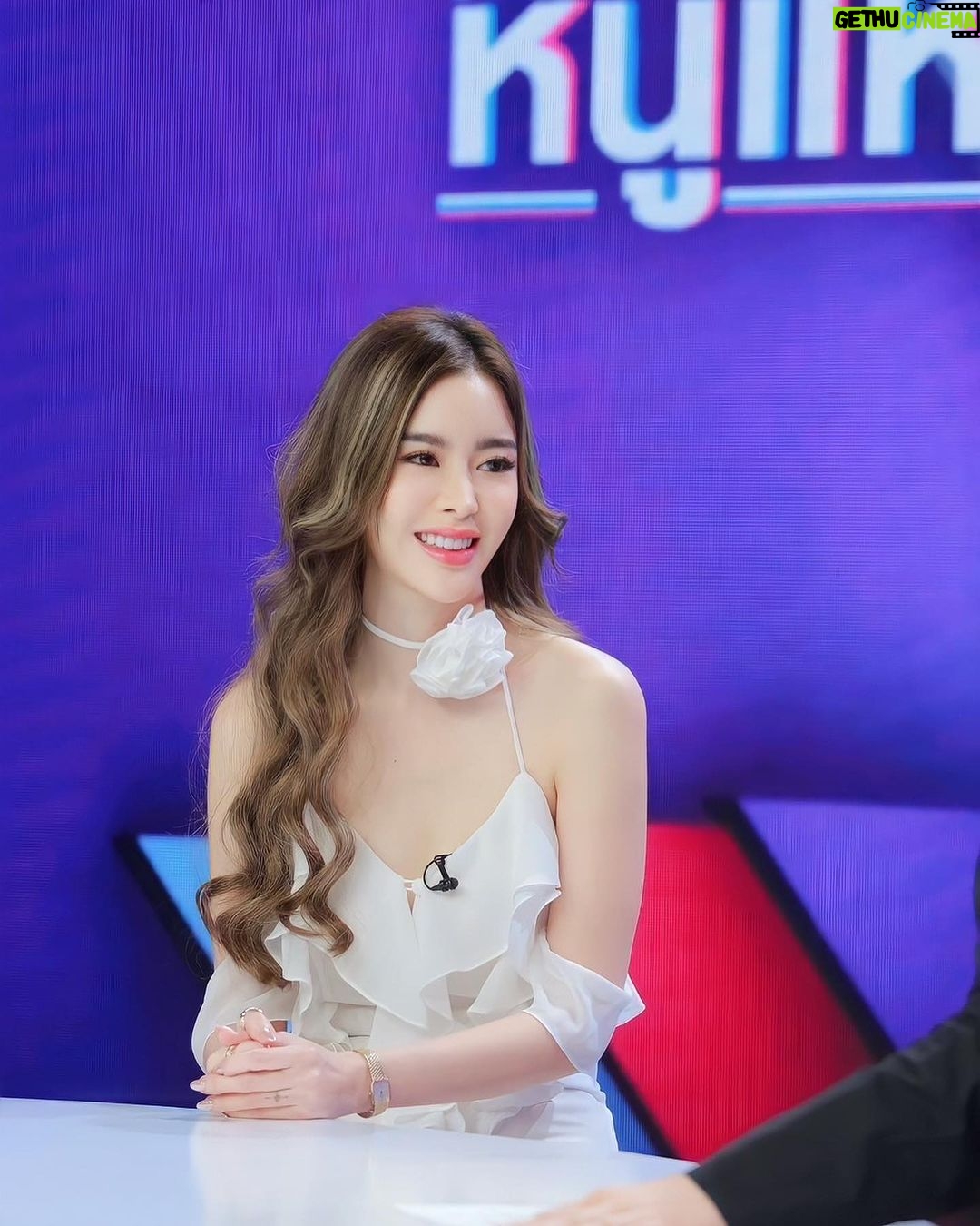 Preechaya Pongthananikorn Instagram - ขอบคุณรายการ โต๊ะหนูแหม่มนะคะ ☺️❤️🙏🏻 Workpoint Entertainment Studio
