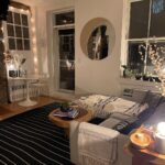 Preechaya Pongthananikorn Instagram - Cozy coZy 🇺🇸🍿🥨💛 🏠🕯🌲#newyorkcity #manhattan #chelsea Manhattan, New York