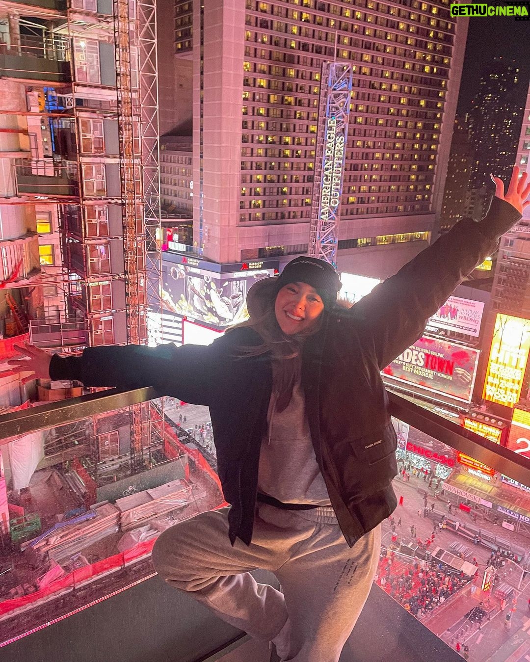 Preechaya Pongthananikorn Instagram - Hello from my BALCoold nyyyC ❣️🌬 The Times Square EDITION