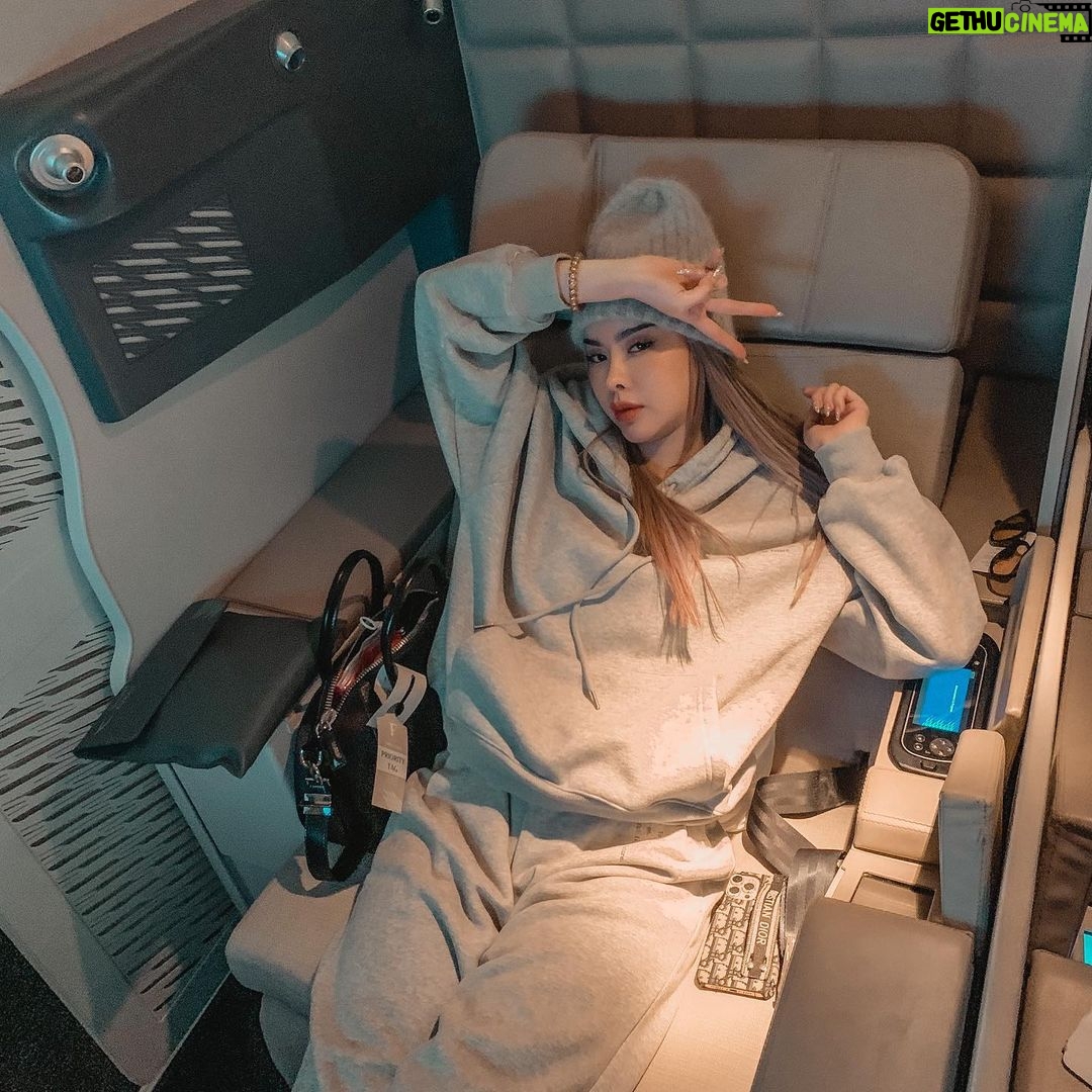 Preechaya Pongthananikorn Instagram - 🗽