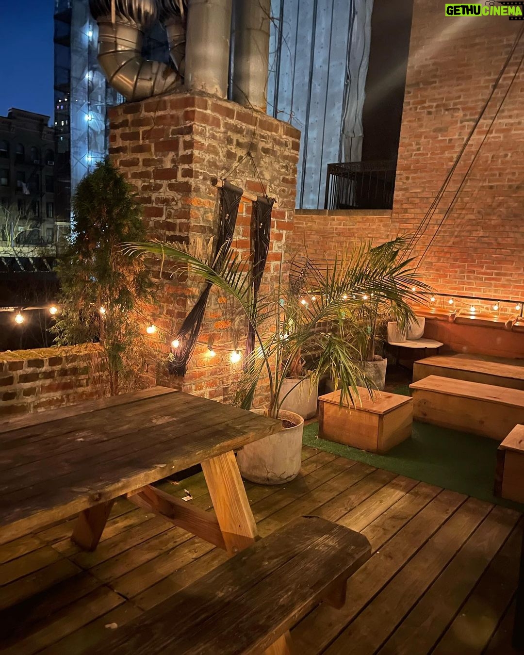 Preechaya Pongthananikorn Instagram - Cozy coZy πΊπΈπΏπ₯¨π π π―π²#newyorkcity #manhattan #chelsea Manhattan, New York