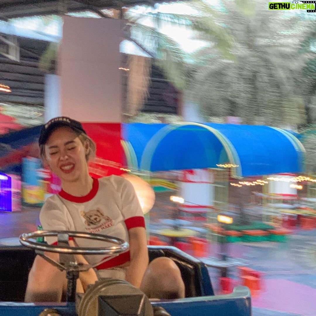 Preechaya Pongthananikorn Instagram - 1 2 3 4 ชอบรูปไหน โหวตหน่อยยจิ๊ !!! #สวนสยาม #สวนสยามทะเลกรุงเทพ🌊🎡🎢🎠🎪