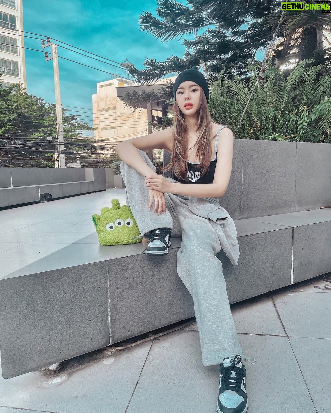 Preechaya Pongthananikorn Instagram - อย่าทำให้ใครหลงได้มั้ย น้ำมันแพง 😌❤️🔥 Bangkok, Thailand