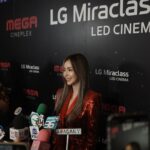 Preechaya Pongthananikorn Instagram - Thank you for making me ALIVE again and Living again (Z🩵Z) ขอบคุณที่กอดไอซ์นะคะ 🙏🏻 #LGxMAJOR #เมกาบางนา #MEGACineplex #LGMiraclass #LEDCinema #โรงหนังLEDใหญ่สุด #เมกาบางนา #MEGACineplex Mega Bangna
