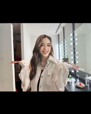 Preechaya Pongthananikorn Instagram - ก่อนหน้านี้ก็แฮปปี้ดีนิ เหมือนจะดีขึ้น ตอนนี้แย่มากเลย แต่กำลังจะดีขึ้นแล้ว  because im "SINGLE "😇🤷🏻‍♀️ Yea now i know God send u a person just to teach u a lessons to "GROW" 

.

.

.

.

.

.

P.S You are stronger than u think just dare to make a decision even sometimes its hurt , know that no pain no gain in this life  ทำดีกับคนที่ไม่มีวันที่จะหันหลังให้เราไม่ว่าเราจะเป็นยังไงก็ตาม บทเรียน สำหรับตัวเอง คือ การที่เราได้เกิดมาตอบแทนบุญคุณพ่อแม่ ใช้ชีวิตเราให้ดีที่สุด สำหรับทุกคนที่กำลังท้อนะ ถ้าได้อ่านข่าวของไอซ์นะคะ ถ้าคุณว่ามันหนัก มันก็หนัก แต่ จงจำไว้อย่างหนึ่ง "พ่อและแม่ " คือ บุคคล ที่จะไม่มีวันหันหลังให้เรา คนที่เข้ามาในชีวิตเข้ามาและจากไปตามกาลเวลา พ่อกับแม่เองก็เช่นกัน 

หากใครเป็นโรคนี้อยู่บ้าง (โรคซึมเศร้า)
 (Major depressive disorder )
.
ทักมาคุยกันได้นะ ไว้จะเปิดเพจคุยสำหรับผู้ที่ประสบปัญหาโรคเดียวกับไอซ์ดีมั้ย ถ้าใครเห็นด้วยคอมเม้นทีนะ จะได้ทำ เผื่อว่าจะได้ช่วยเหลือเพื่อนมนุษย์ด้วยกันบ้าง ถ้าไอซ์ช่วยได้ก็ยินดี ใครช่วยไอซ์ได้ก็ยินดีเช่นกัน บางที ระบายกับคนไกลตัวมันก็ดีนะ 🙃🥹☺️ #สู้สิวะอีไอซ์
