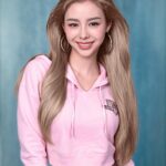 Preechaya Pongthananikorn Instagram - Yearbook ของฉันนั้นนน.......พึ่งได้เล่นกะเค้า #yearbook #สายฝอ ☺️🤣 วัยรุ่น เมกา
