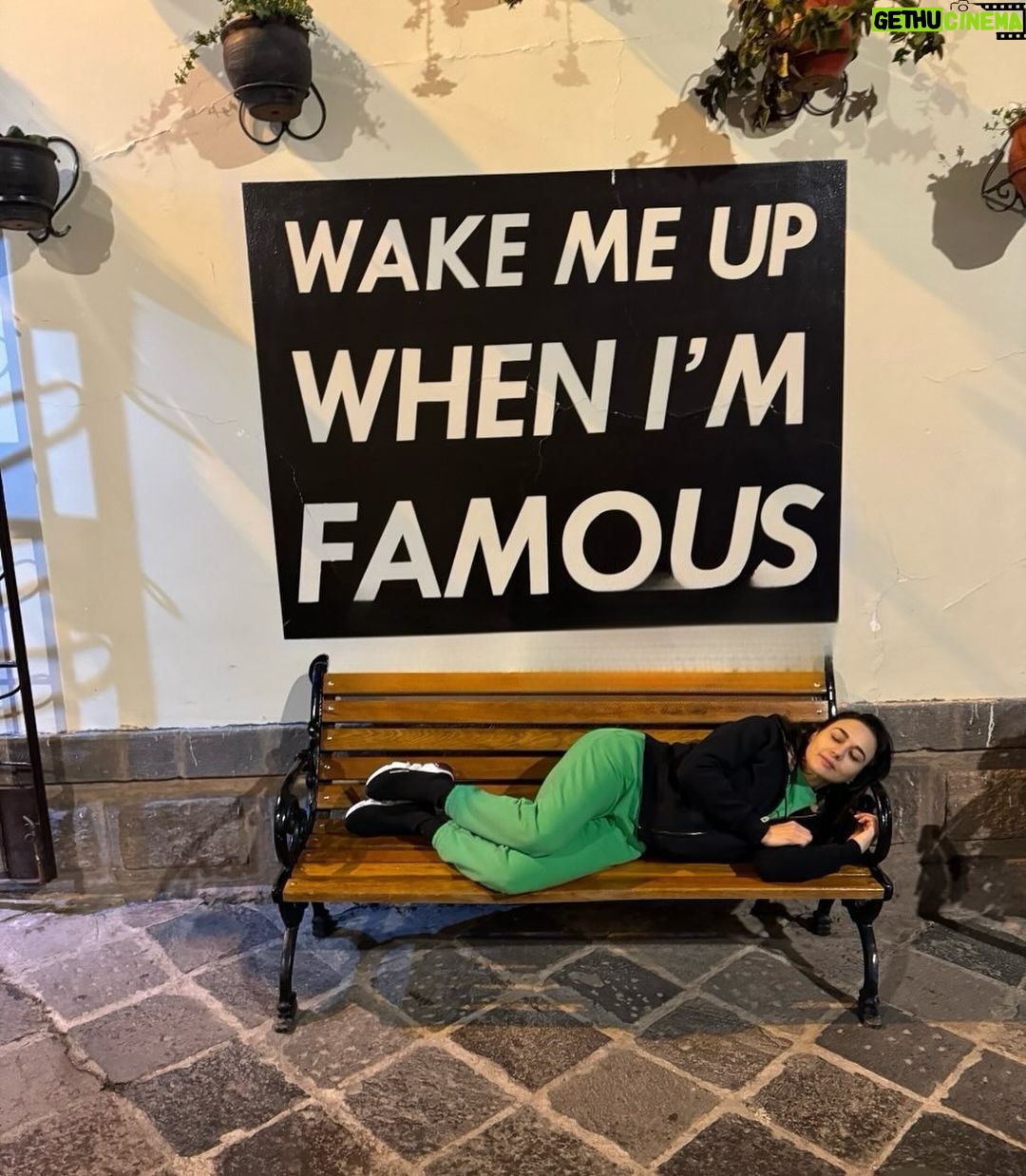 Preity Zinta Instagram - Couldn’t resist taking this picture but ………. The fastest ways to make your dreams come true is to wake up 😂🤩😂 #pztravel #ting