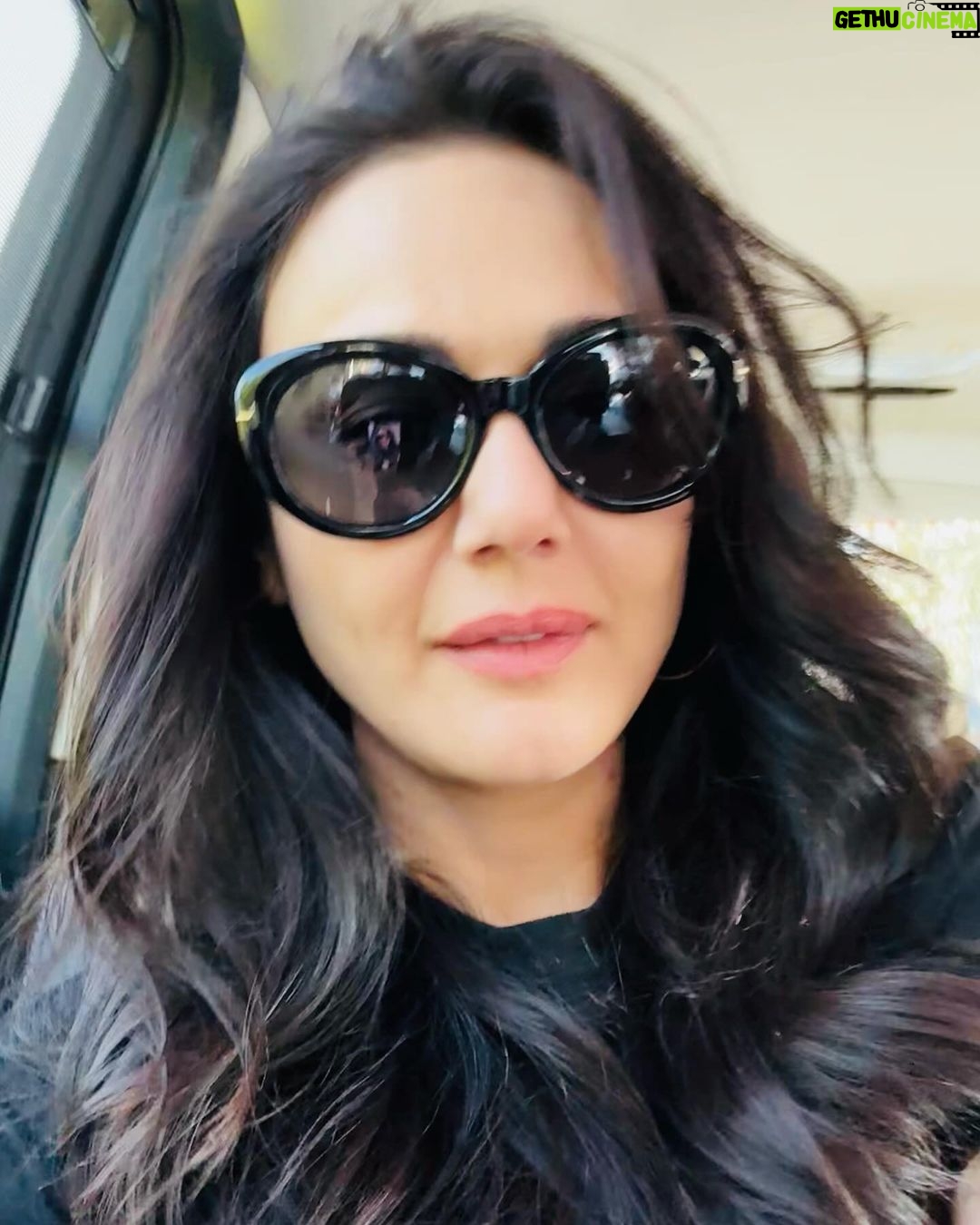 Preity Zinta Instagram - Silence isn’t empty …. It’s full of answers 🪔 #ting