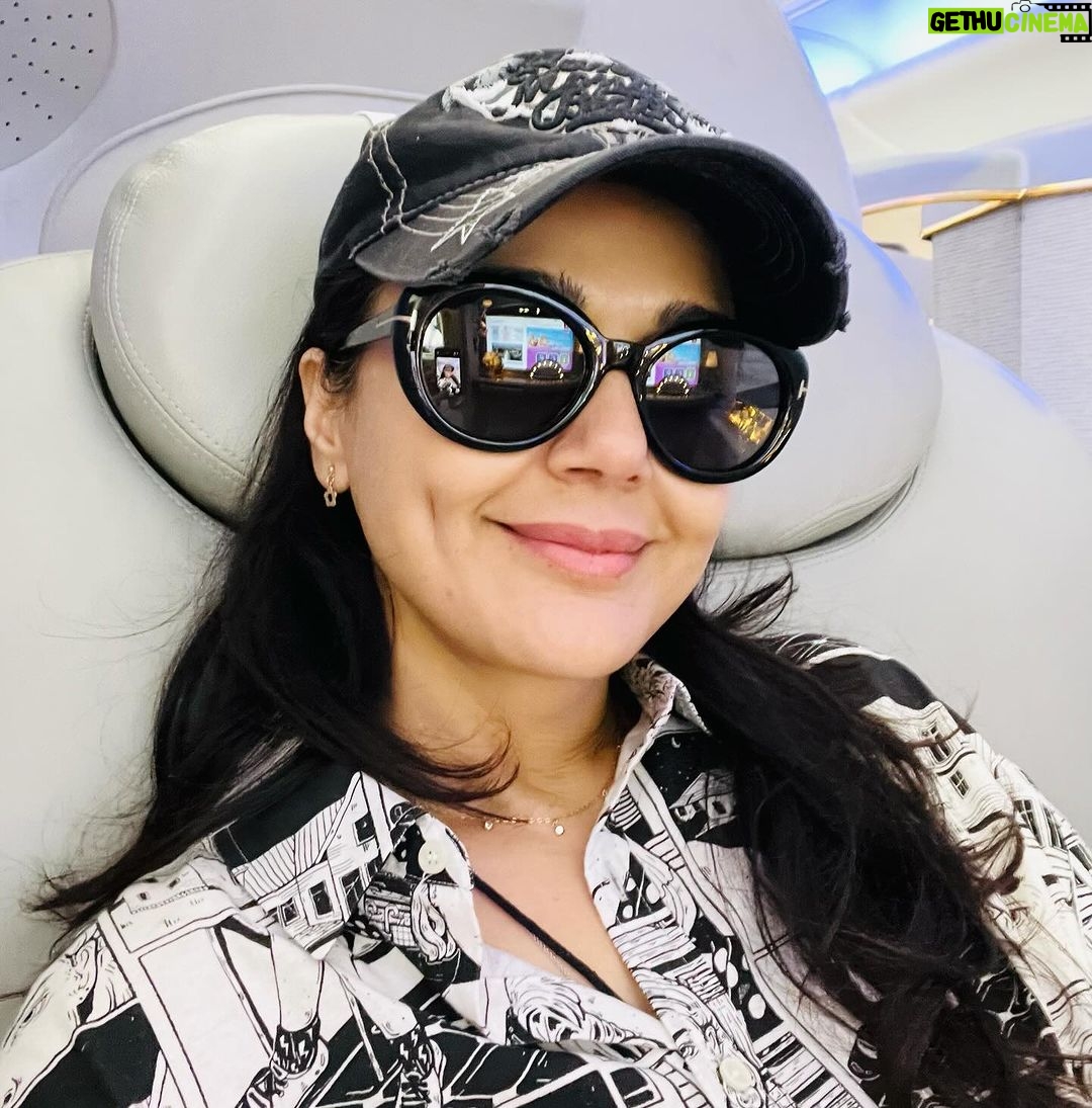 Preity Zinta Instagram - The happy to be back Smile ❤️❤️ #ting Up In The Sky...