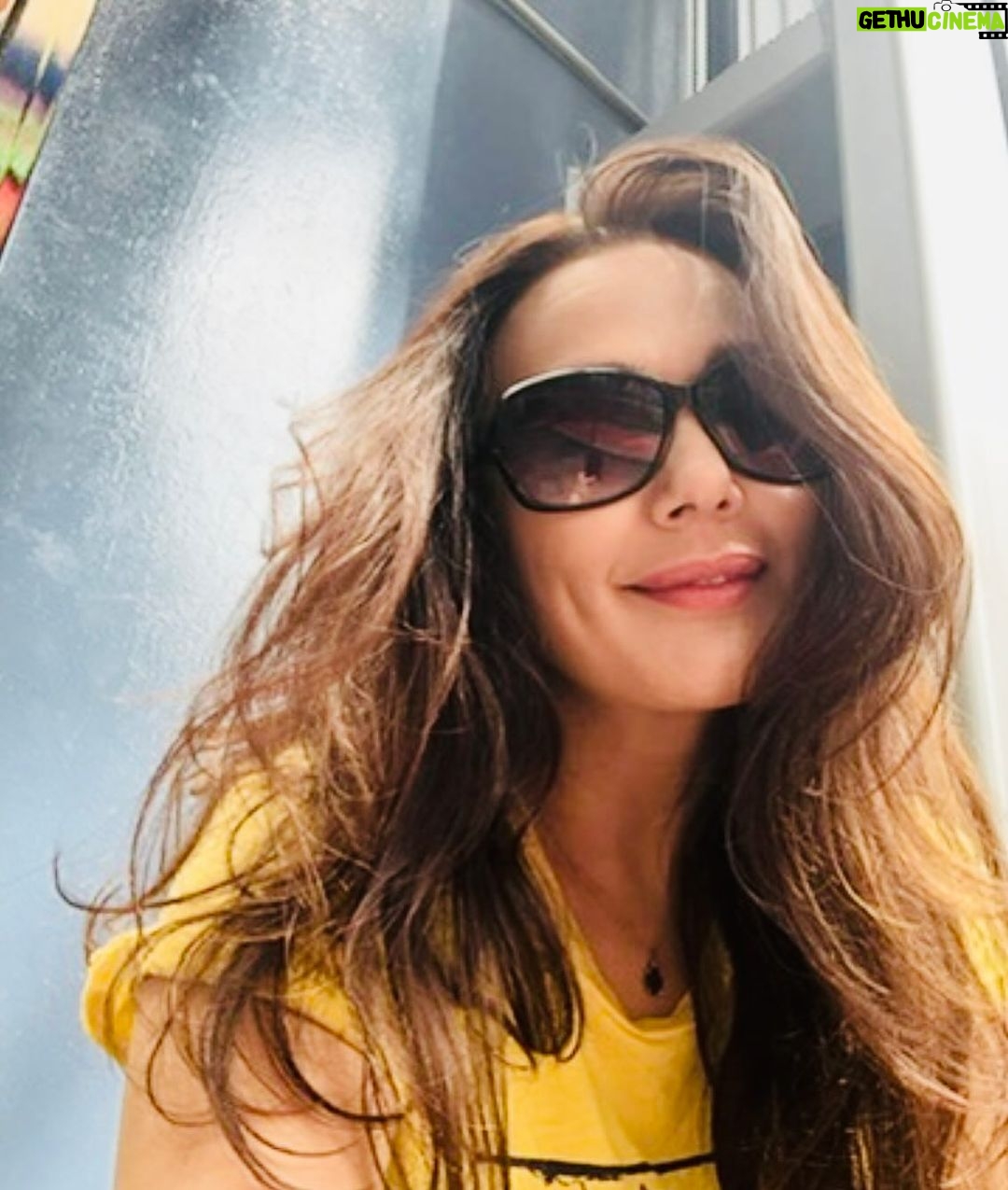 Preity Zinta Instagram - Me when the sun comes out 🌞☀️🌞 #ting
