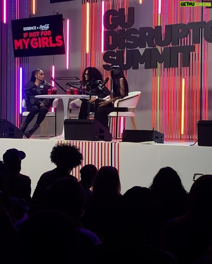 Pretty Vee Instagram - Don’t Negotiate Your GREATNESS ✨🖤 Thank You @essence @essencegu_ For Having Us! “If Not For My Girls” Live Convo Was Much Needed & The Turn Out Was So Amazing! Presented By @cocacola Thx!🤍 @bia & @munilong You Guys Are Truly Amazing, Keep Going & God Bless You Guys 🖤 Jesus I Thank YOU❤️ P.S I Believe In You, If Nobody Else DON’T✨ - Team 👇🏽 Hairstylist: @billions_pink Hair: @billions_pink Install: @marshalasemonehair MUA: @picaasso Fit: @diesel Muah💋