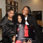 Pretty Vee Instagram - Don’t Negotiate Your GREATNESS ✨🖤 Thank You @essence @essencegu_ For Having Us! “If Not For My Girls” Live Convo Was Much Needed & The Turn Out Was So Amazing! Presented By @cocacola Thx!🤍 @bia & @munilong You Guys Are Truly Amazing, Keep Going & God Bless You Guys 🖤 Jesus I Thank YOU❤️ P.S I Believe In You, If Nobody Else DON’T✨ - Team 👇🏽 Hairstylist: @billions_pink Hair: @billions_pink Install: @marshalasemonehair MUA: @picaasso Fit: @diesel Muah💋