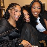 Pretty Vee Instagram - Don’t Negotiate Your GREATNESS ✨🖤 Thank You @essence @essencegu_ For Having Us! “If Not For My Girls” Live Convo Was Much Needed & The Turn Out Was So Amazing! Presented By @cocacola Thx!🤍 @bia & @munilong You Guys Are Truly Amazing, Keep Going & God Bless You Guys 🖤 Jesus I Thank YOU❤️ P.S I Believe In You, If Nobody Else DON’T✨ - Team 👇🏽 Hairstylist: @billions_pink Hair: @billions_pink Install: @marshalasemonehair MUA: @picaasso Fit: @diesel Muah💋