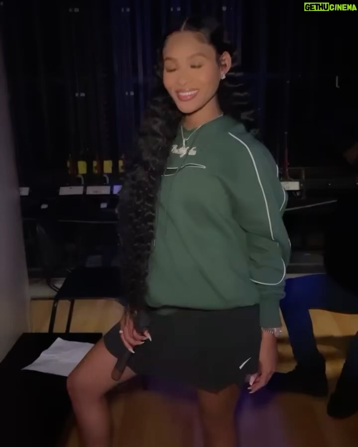 Pretty Vee Instagram - Dreams Don’t Work Unless You Do ⭐️ - Thank You @fayettevillestateuniversity For Having Me Y’all Really Showed So Much Love! 🤞🏽 - To The Students At FSU Remember To Be Present & Enjoy Your Undergrad Experience Trust Me Life Moves Quick! So Stay Focus There’s A Purpose In You! & Happy Homecoming ⭐️ - I Really Look Like A College Student Chile😏 - I Love Y’all 🤍 - PrettyVee 💋 MUA: @enhancedbyteisha