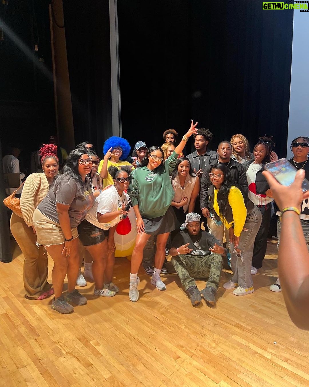 Pretty Vee Instagram - Dreams Don’t Work Unless You Do ⭐️ - Thank You @fayettevillestateuniversity For Having Me Y’all Really Showed So Much Love! 🤞🏽 - To The Students At FSU Remember To Be Present & Enjoy Your Undergrad Experience Trust Me Life Moves Quick! So Stay Focus There’s A Purpose In You! & Happy Homecoming ⭐️ - I Really Look Like A College Student Chile😏 - I Love Y’all 🤍 - PrettyVee 💋 MUA: @enhancedbyteisha