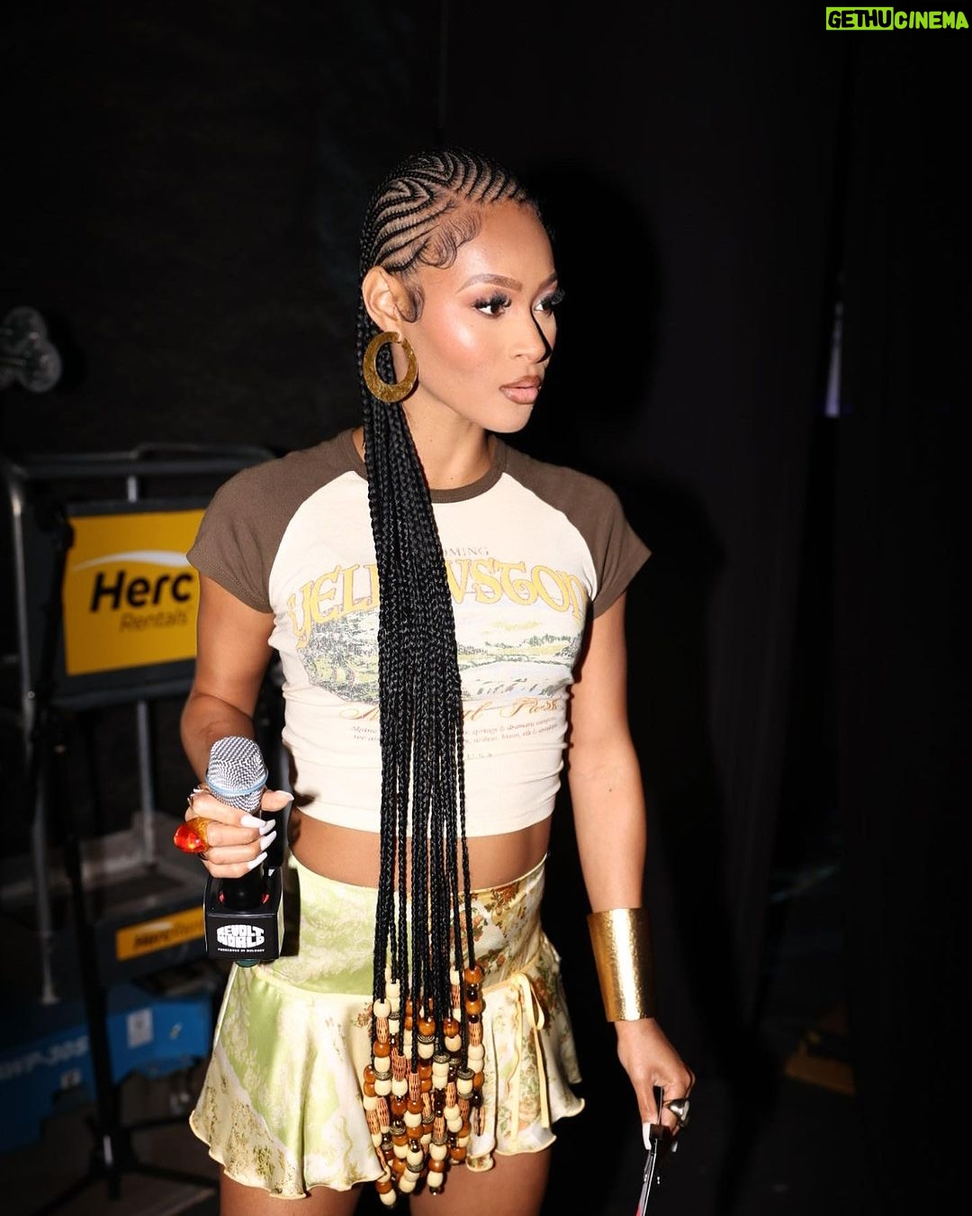 Pretty Vee Instagram - My Actions Got Me Where I’m At My Results Keep You Watching Me 📸⭐️ - Day One Of Hosting @revoltworld ✨ - Jesus Is The Greatest!✨ - Braids: @styledbyyaz_ - MUA: @enhancedbyteisha 📸: @terrence.day1