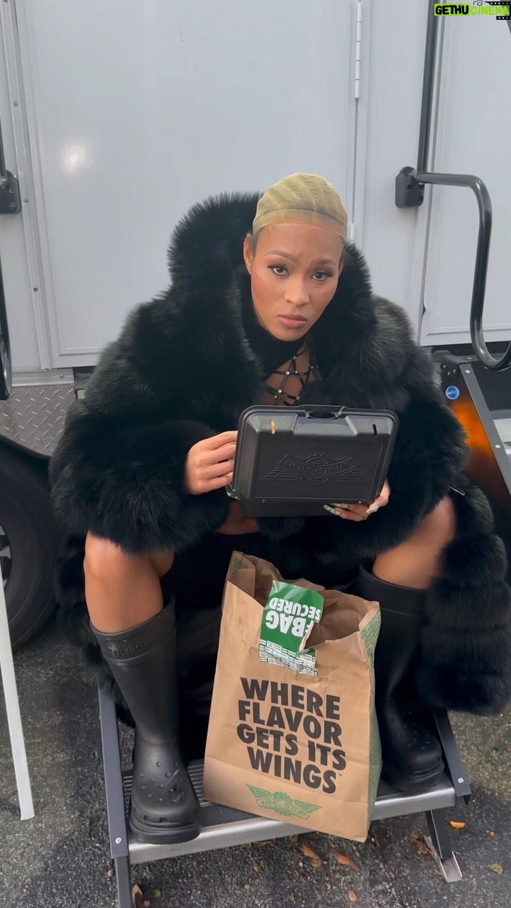 Pretty Vee Instagram - MOOD: Single For The Holidays ππ - I Hate Wings (LP) Na π - Iβm Getting Off Work Early! ππ½ - Iβm HURTπ³ - UNBLOCK ME π« Who Single For The Holidays ππ
ππ ππ«£π€¬π«΅π½ South Beach, Miami