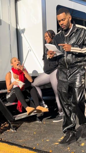 Pretty Vee Instagram - MOOD: When You Finally Meet Your Childhood Crush! @marioworldwide 🙀😍

- Mario You So Fine Sir‼️

- Mario Check Yo Dm‼️

- Mario Let Me Braid Yo Hair Wit Grease‼️

- I’m Not Taking No Mo SHOWERS‼️

TAG YO CHILDHOOD CRUSH
👀🤗😳‼️
👫💃🏾❤️🍌
