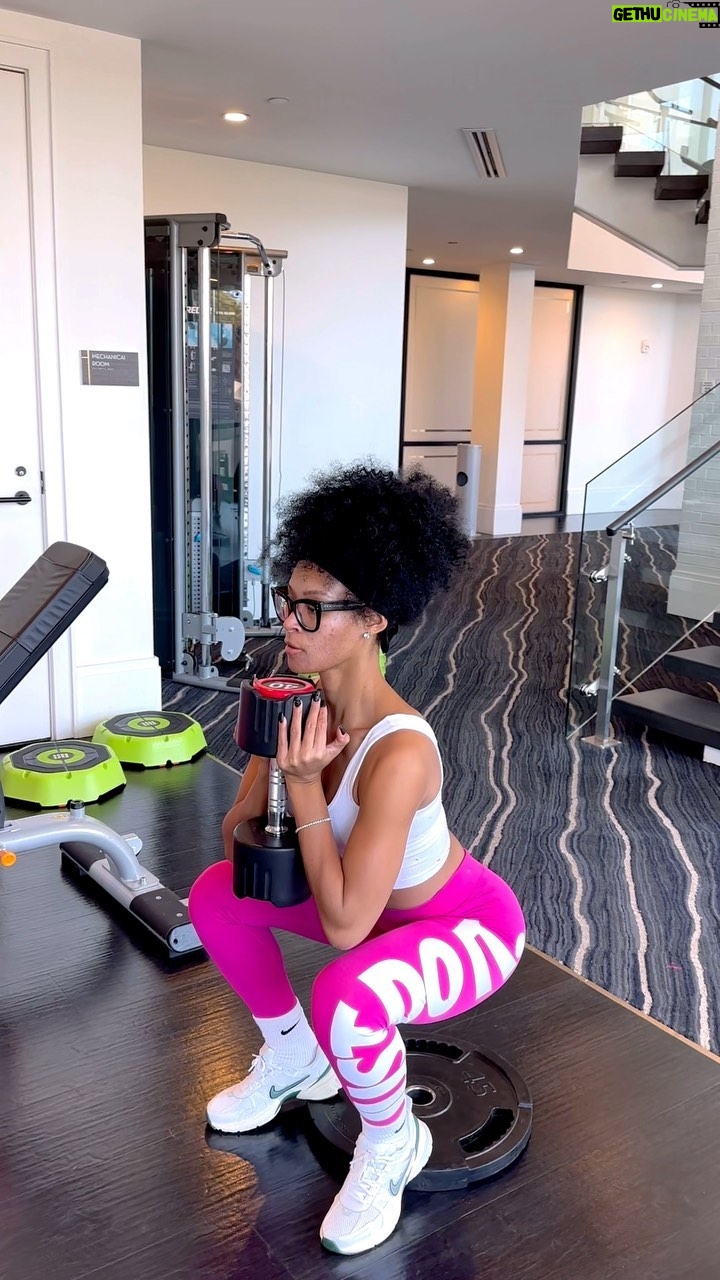 Pretty Vee Instagram - VeeActive Fitness Is In Full Effect: 💪🏽🏋️♀️ If your watching me right now Get up & lets end this week of strong! Everyone wants to succeed but doesn’t want the structure! Everyday I’m working to be a better entertainer. Which is why I will speak life into me and say this affirmations everyday. I will walk into 2024 as a new creature! I will not stop I will not give up I will unleash the lion in me I will be present I will unlock my greatness I will win! So Get Up & Go VeeActive Trainer: @bokufitness thank you for pushing me, let’s Goo P. S I will be posting these every other Friday! I’m on journey & it may not be easy but I’m willing to put the work in! 🍑 Who trying to workout with me 👀
