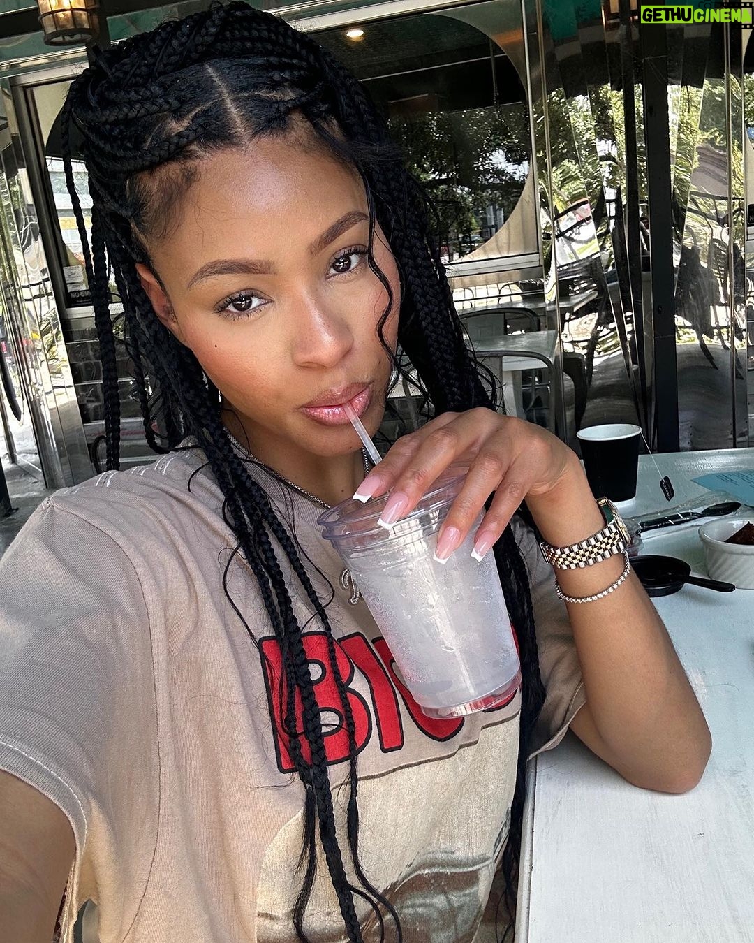 Pretty Vee Instagram - Sorry Just Busy Doing Everything I Said I Was Going To Do! π€π€π½ - & One Of Those Things Is Giving Back, Thank You @traeabn For Bringing Me To Houston,Tx To Serve With You In Your Community! I Absolutely Love What Your Doing! We Appreciate π€ - Yβall Know Vena Love The Kids!π€π½ - & Lastly Swipe & Come Party With Me! - Love Yβall Bye! - PrettyVee π Houston, Texas
